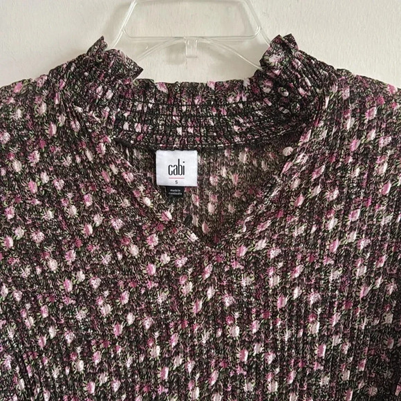 Cabi floral print long sleeve smocked Pleated Blouse size small - Picture 5 of 9